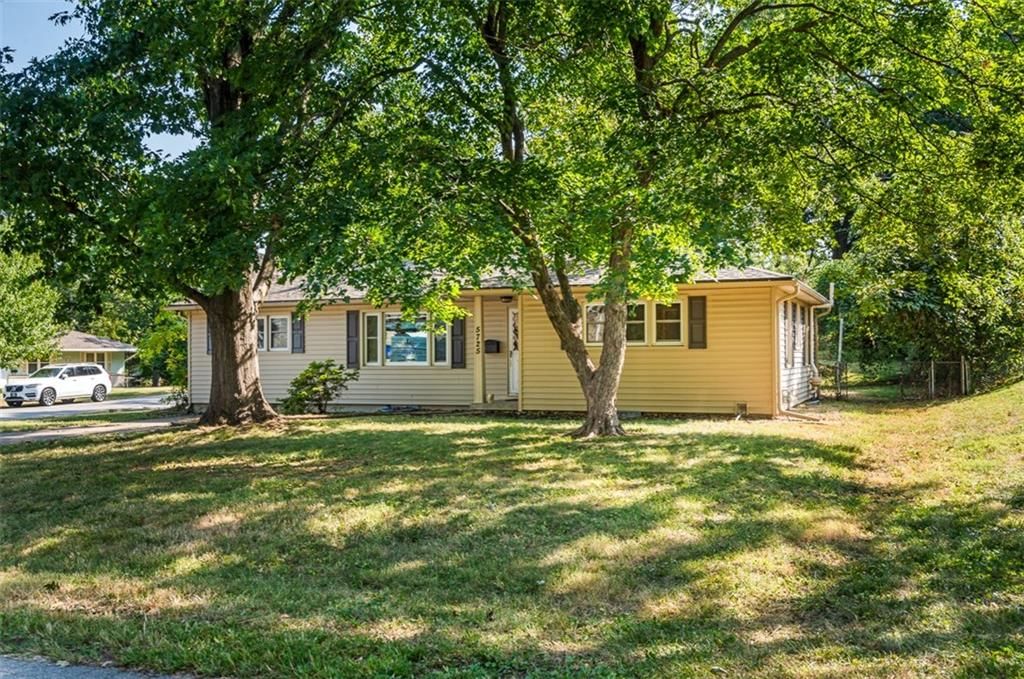 5725 Elm Avenue — photo 3