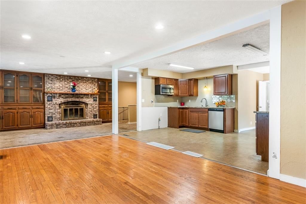 5725 Elm Avenue — photo 4