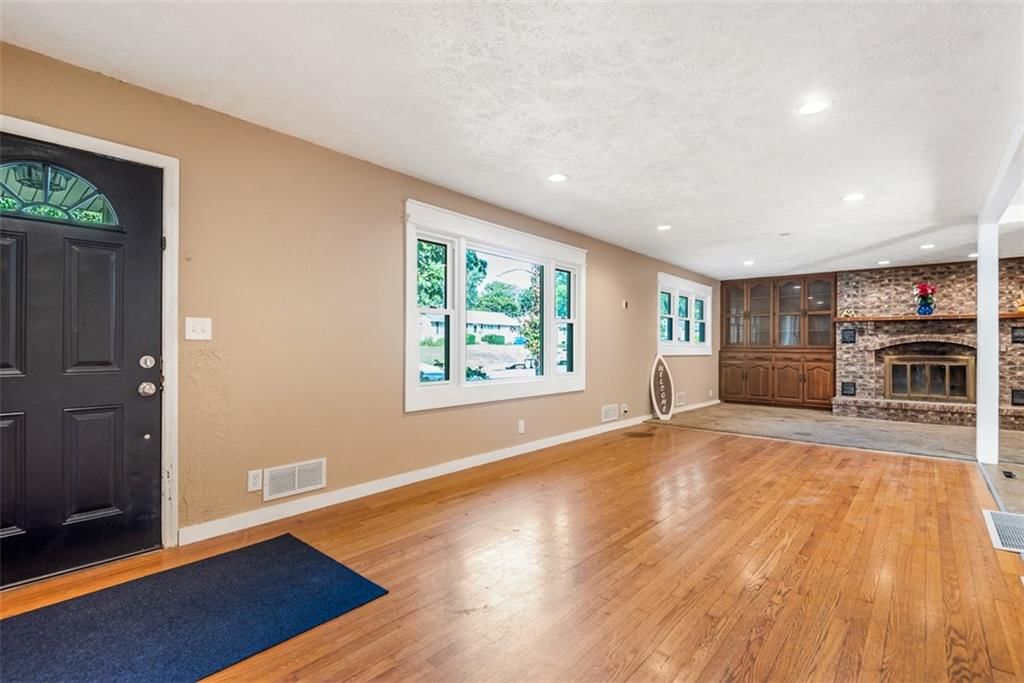 5725 Elm Avenue — photo 7