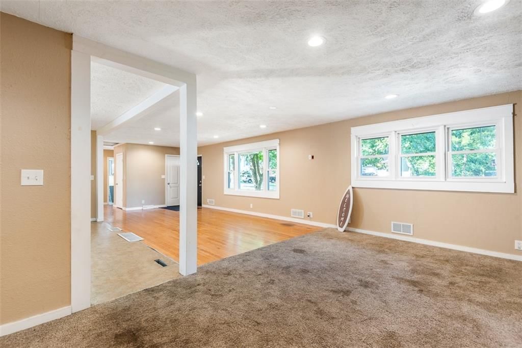 5725 Elm Avenue — photo 9