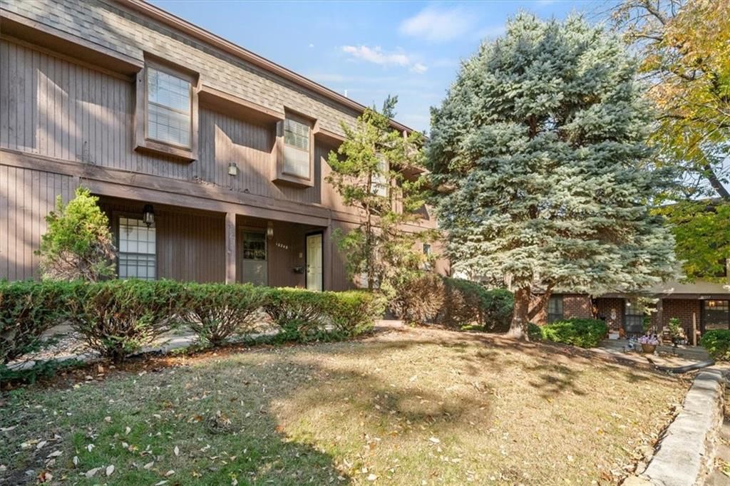 10248 Cedarbrooke Lane, Kansas City, MO