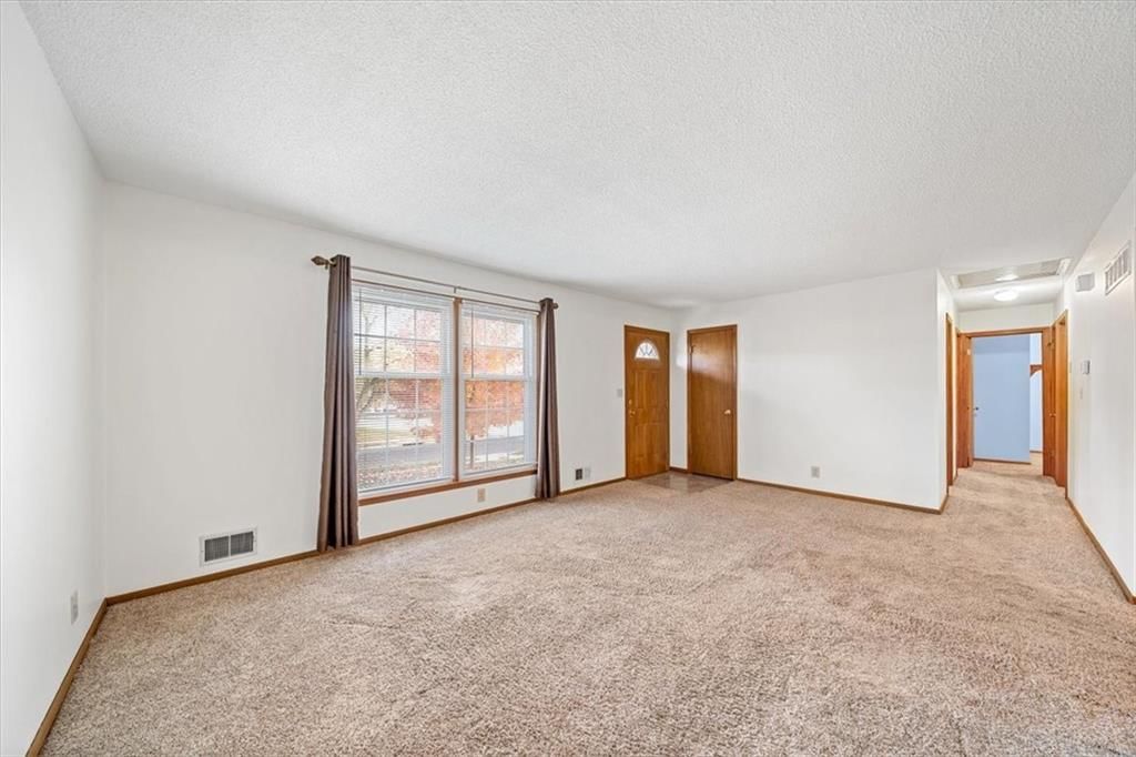 8618 Arlington Avenue — photo 4