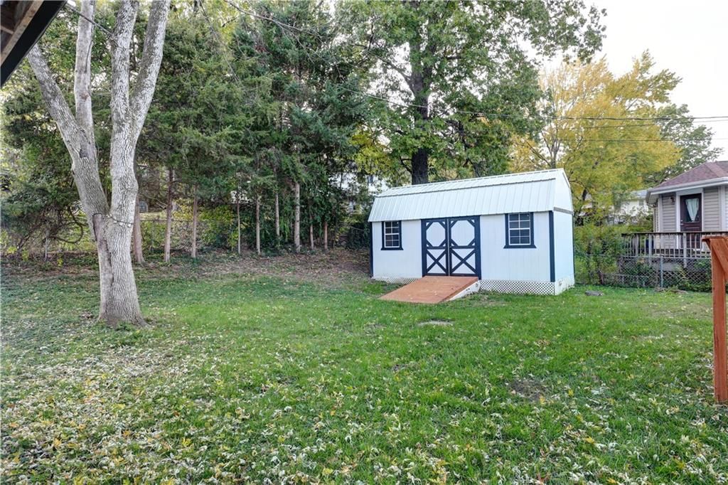 5221 NE 39th Street — photo 37