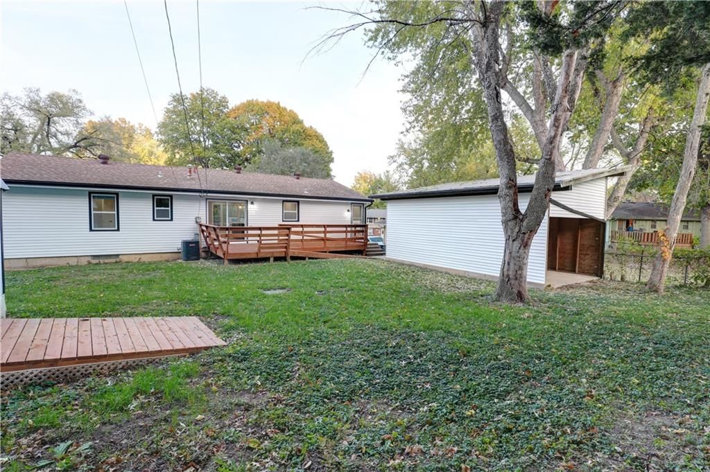 5221 NE 39th Street — photo 38
