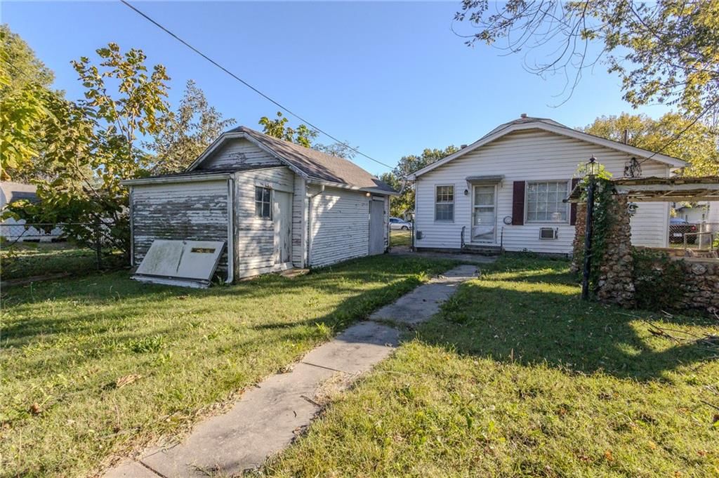 1412 W 6th Street — photo 9