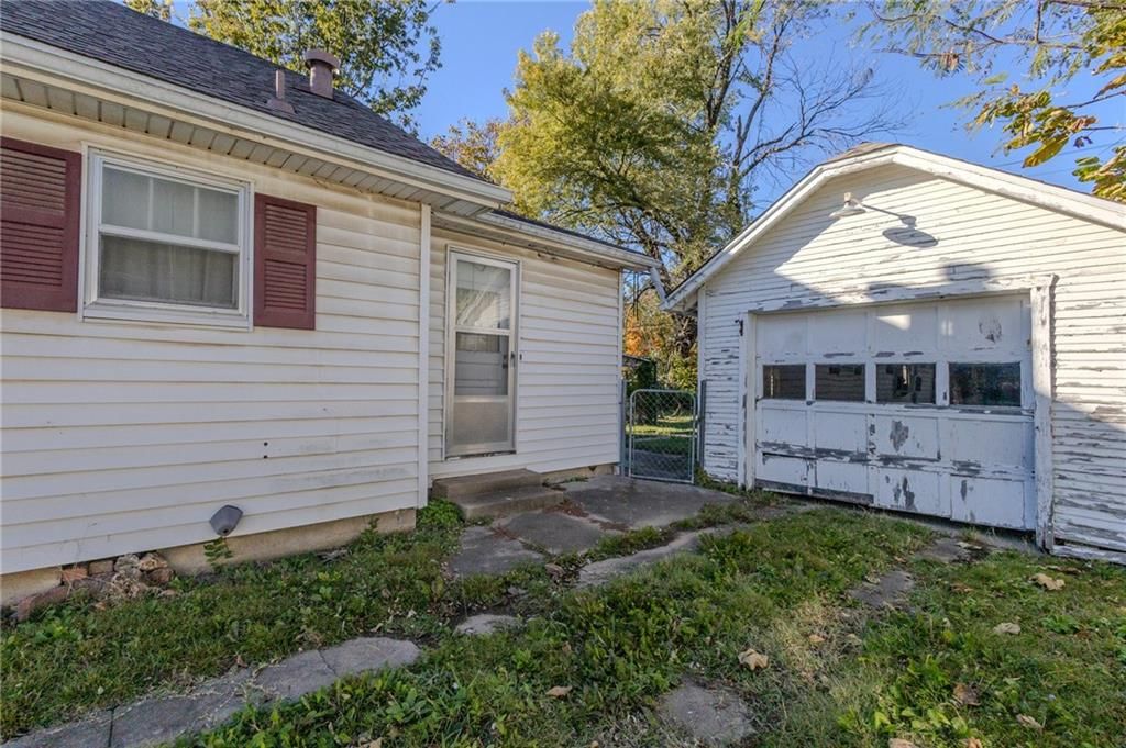 1412 W 6th Street — photo 10