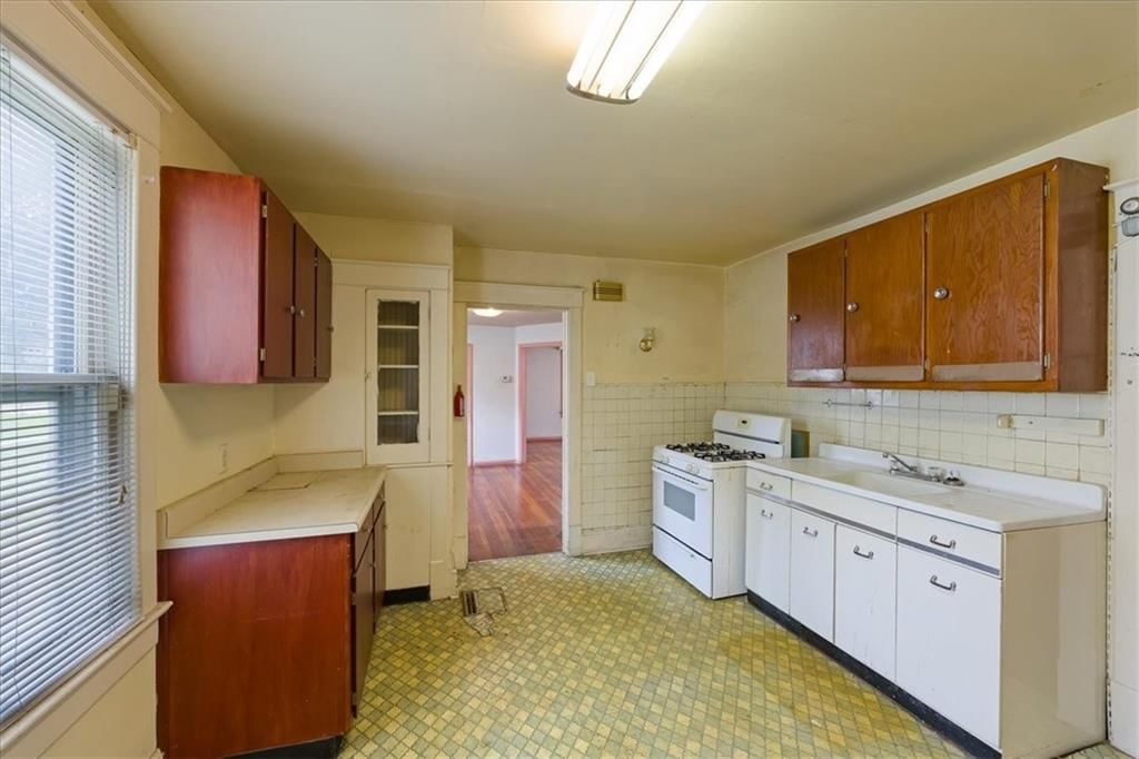 2054 N Tremont Street — photo 8