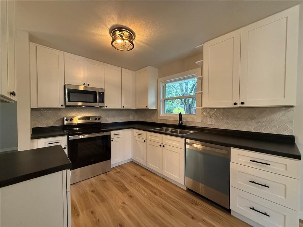 4924 N Smalley Avenue — photo 13