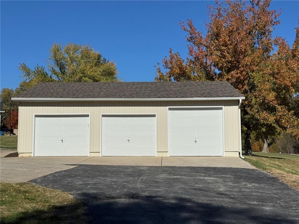 2120 Pin Oak Drive — photo 6