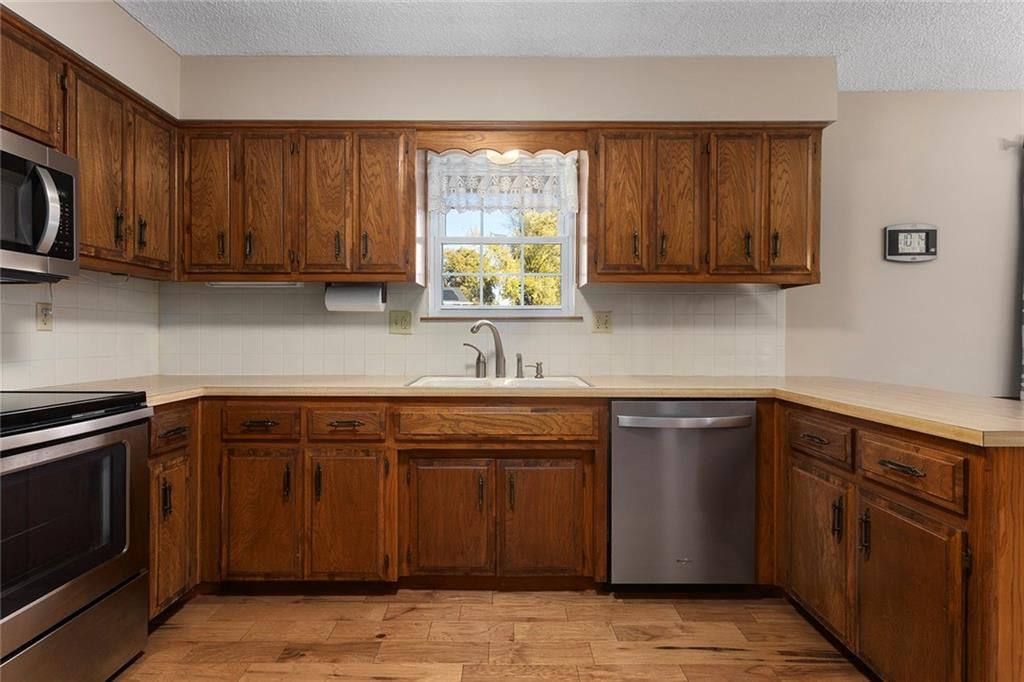 2120 Pin Oak Drive — photo 17