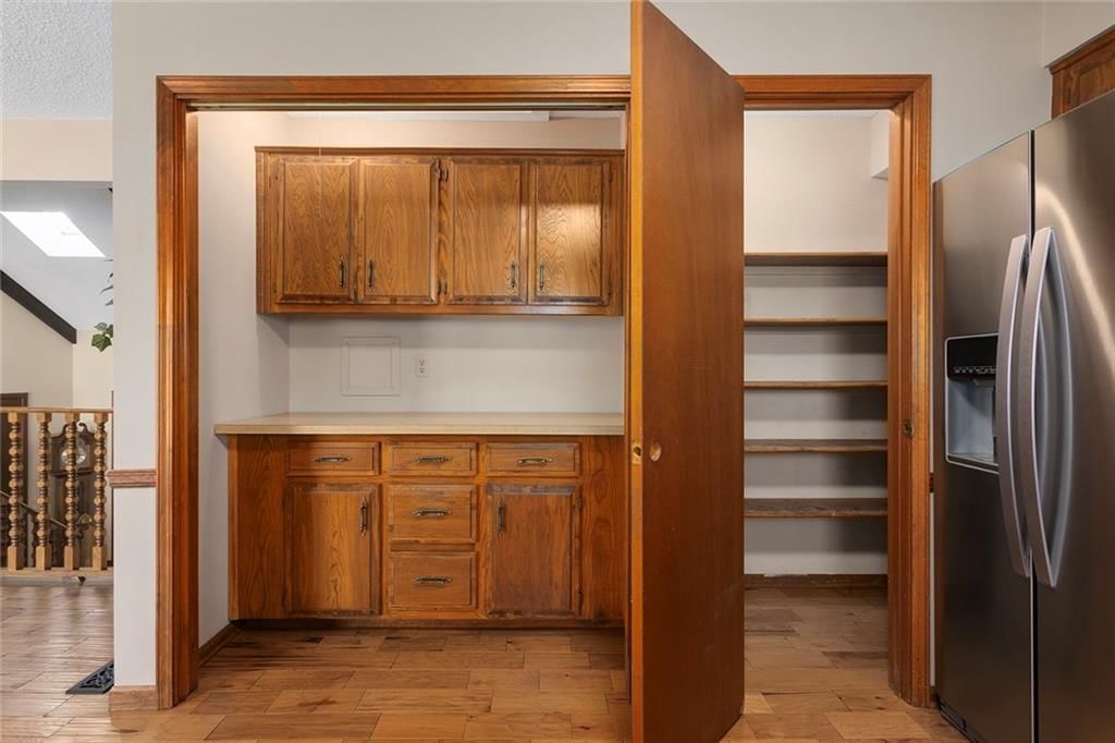 2120 Pin Oak Drive — photo 19