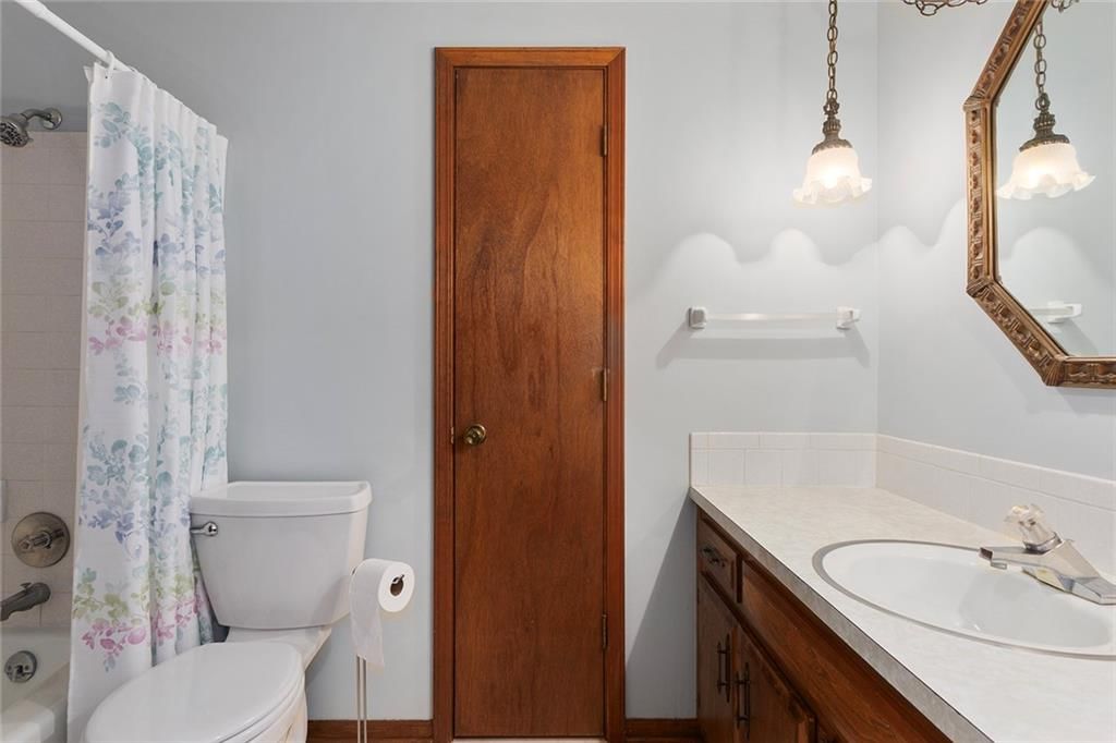 2120 Pin Oak Drive — photo 31