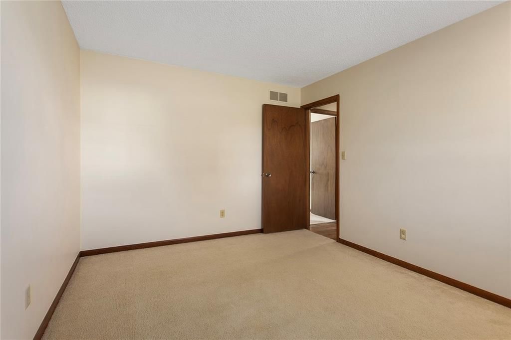 2120 Pin Oak Drive — photo 35