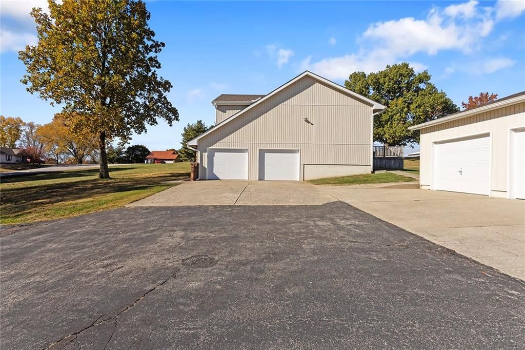 2120 Pin Oak Drive — photo 46