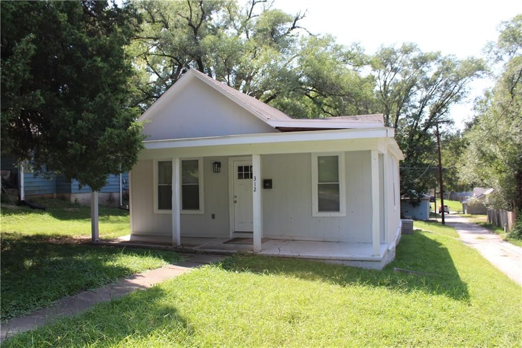 312 S 10th Street, Leavenworth, KS
