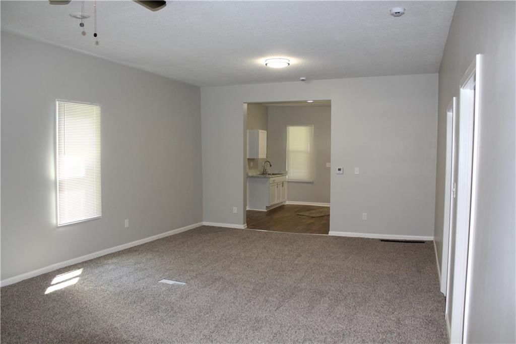 312 S 10th Street — photo 2
