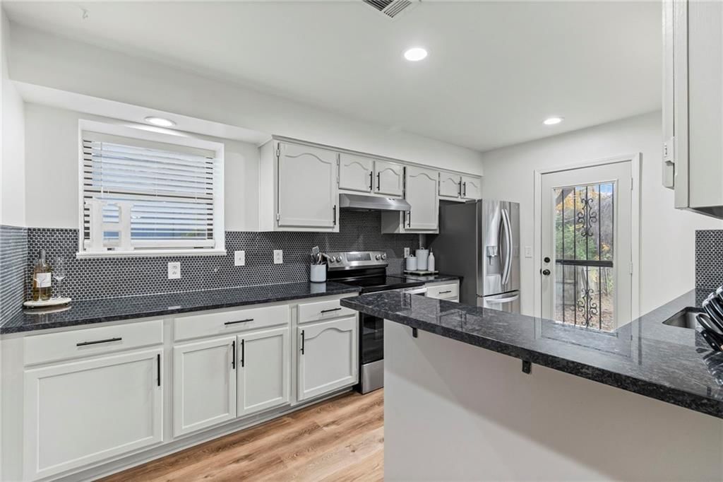 401 NE 88th Street — photo 8