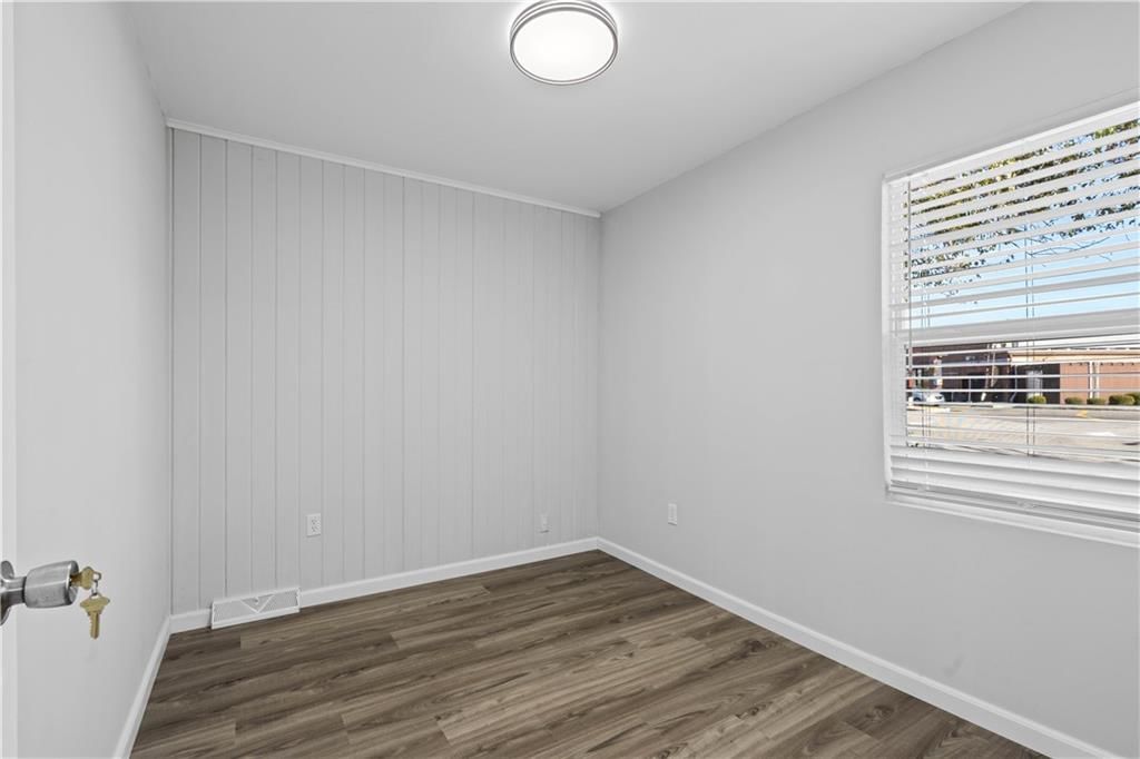 6924 Hunter Street — photo 21