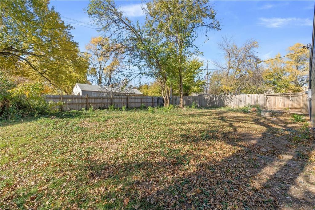 6924 Hunter Street — photo 27