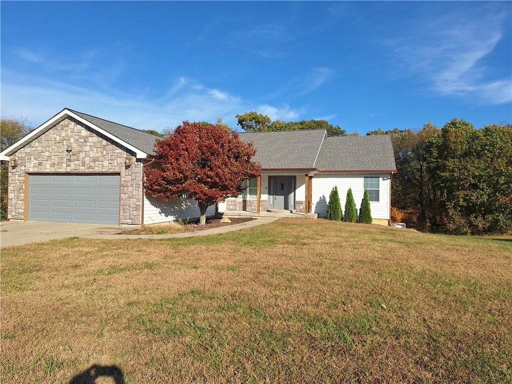 9230 SW Alpha Ridge Road, Trimble, MO