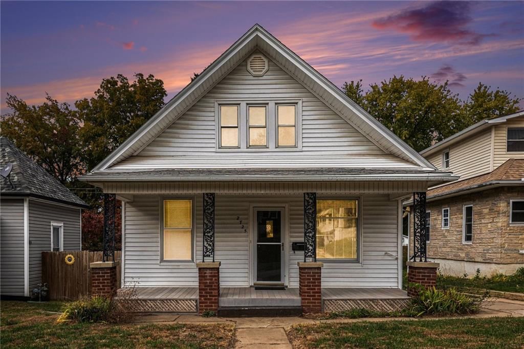 2725 Duncan Street — photo 3