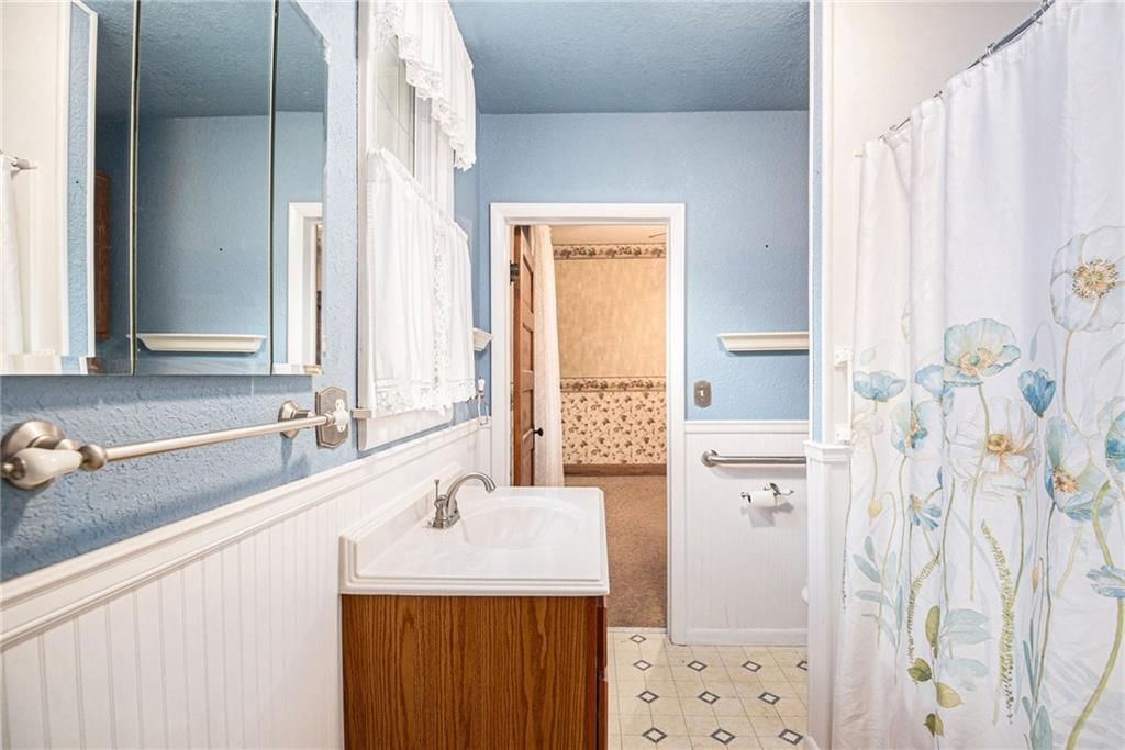 2725 Duncan Street — photo 13