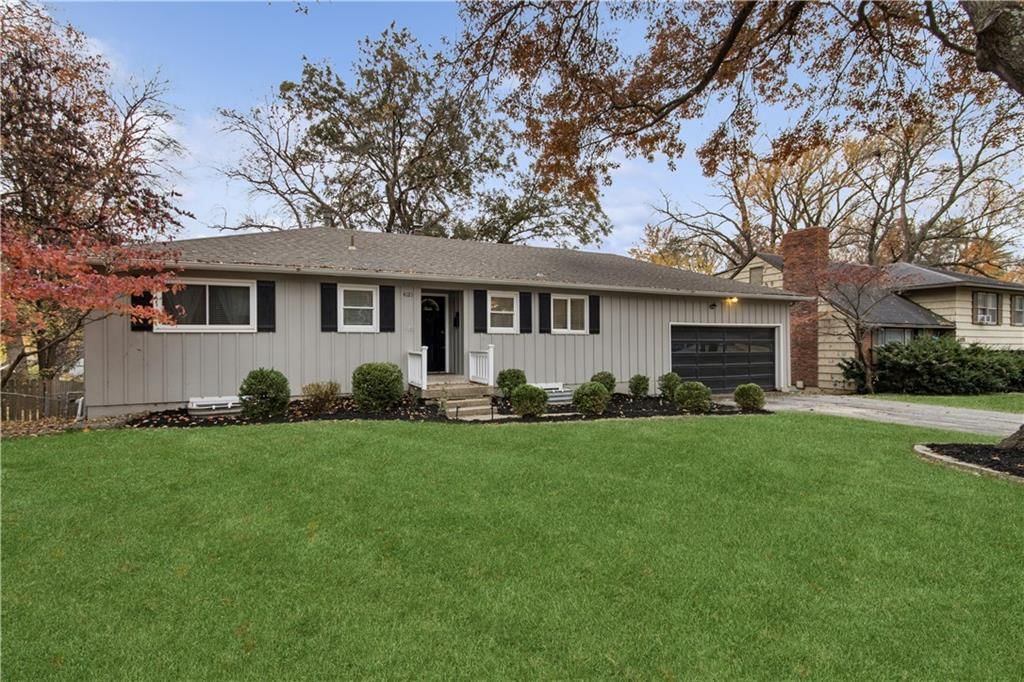 4121 W 54th Terrace, Roeland Park, KS