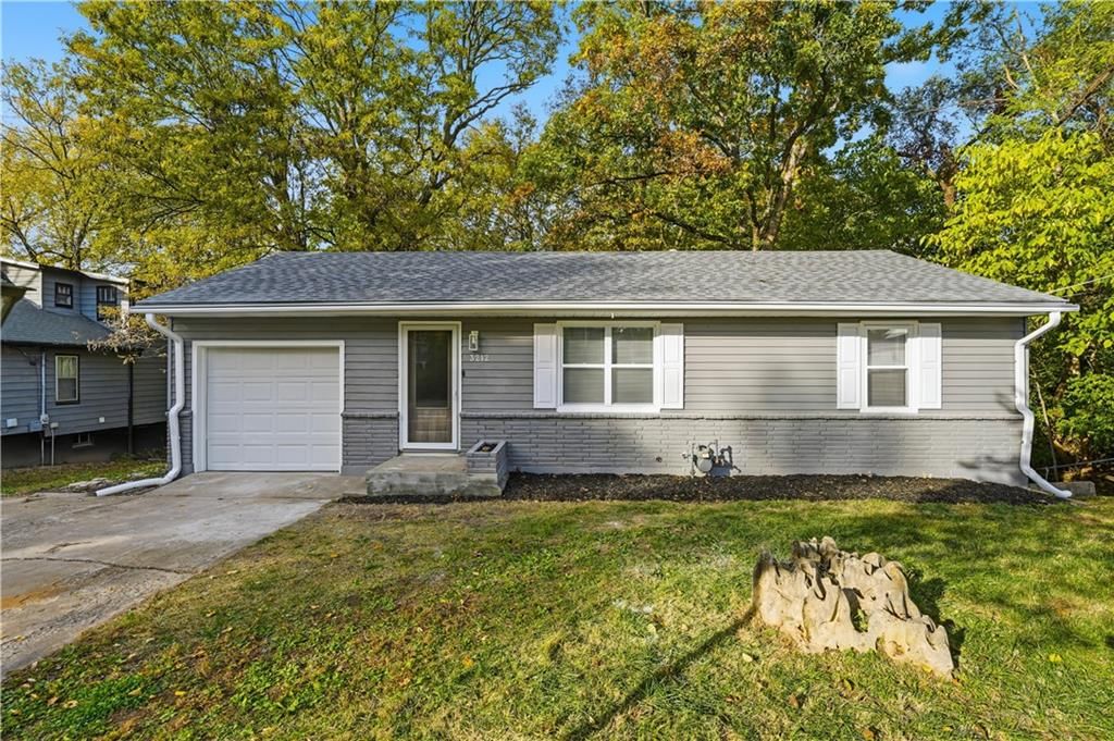 3212 NE Walnut Road — photo 2