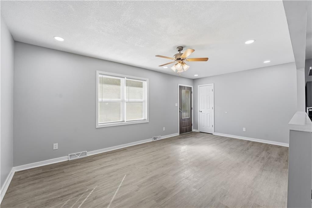 3212 NE Walnut Road — photo 5
