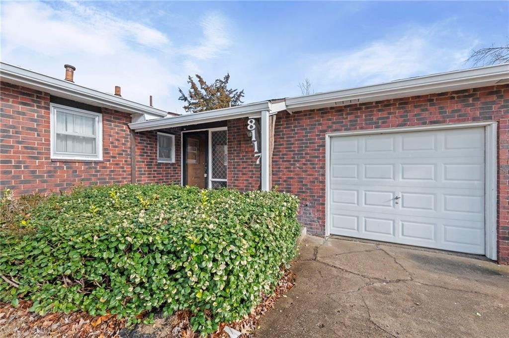 8117 Manning Avenue — photo 2