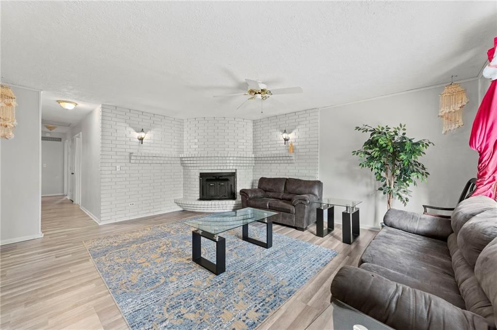 8117 Manning Avenue — photo 3