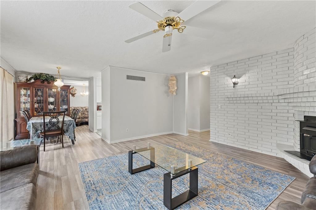 8117 Manning Avenue — photo 4