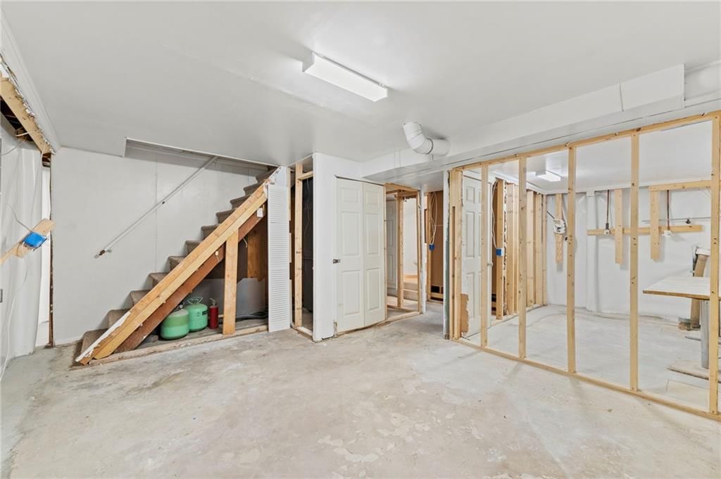 8117 Manning Avenue — photo 11