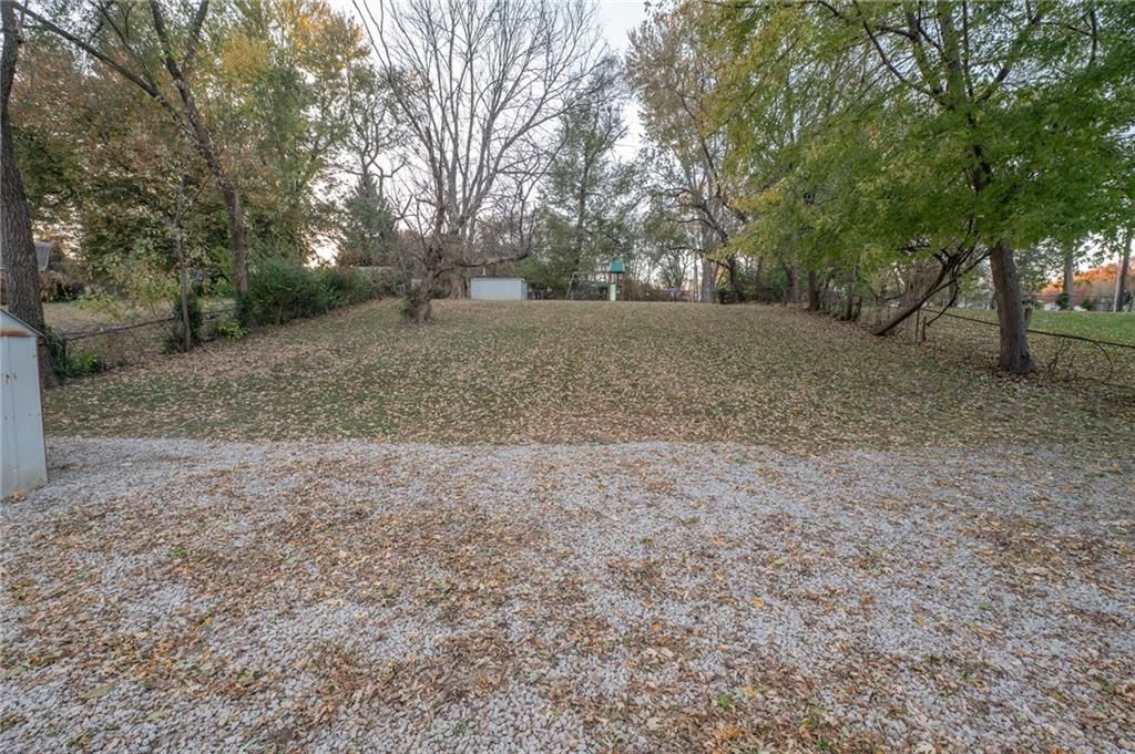 1110 N Swope Drive — photo 23