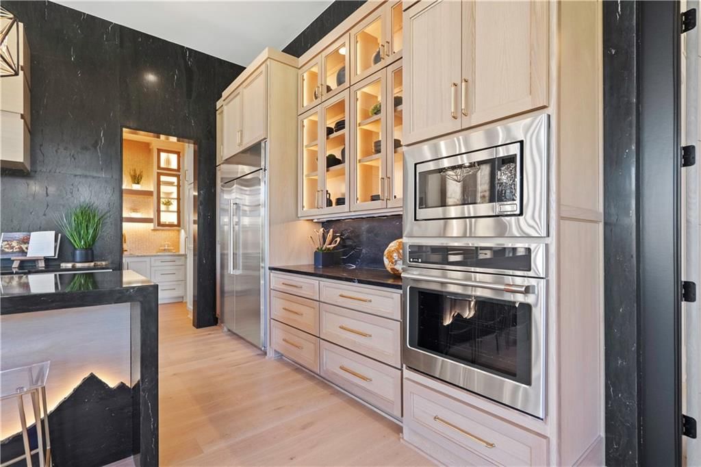 3256 W 133rd Terrace — photo 9
