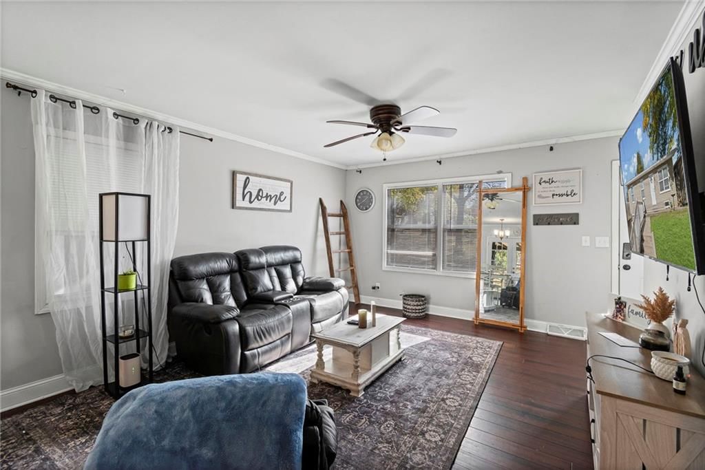 901 E Washington Street — photo 4
