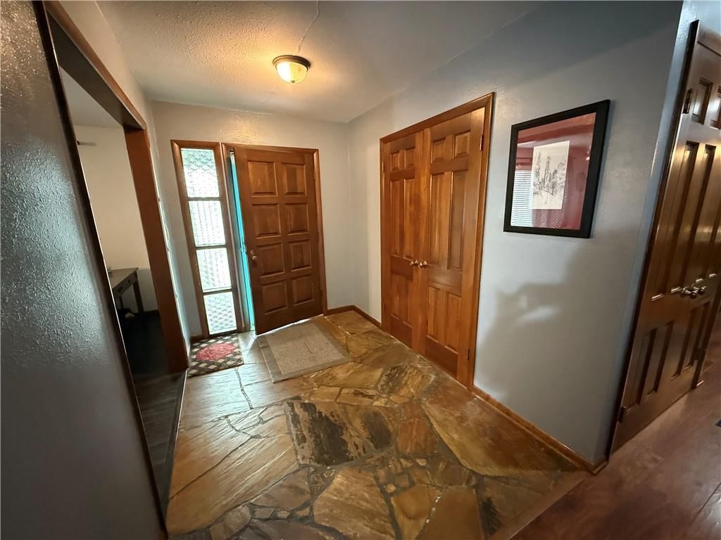 402 Minnetare Lane — photo 10