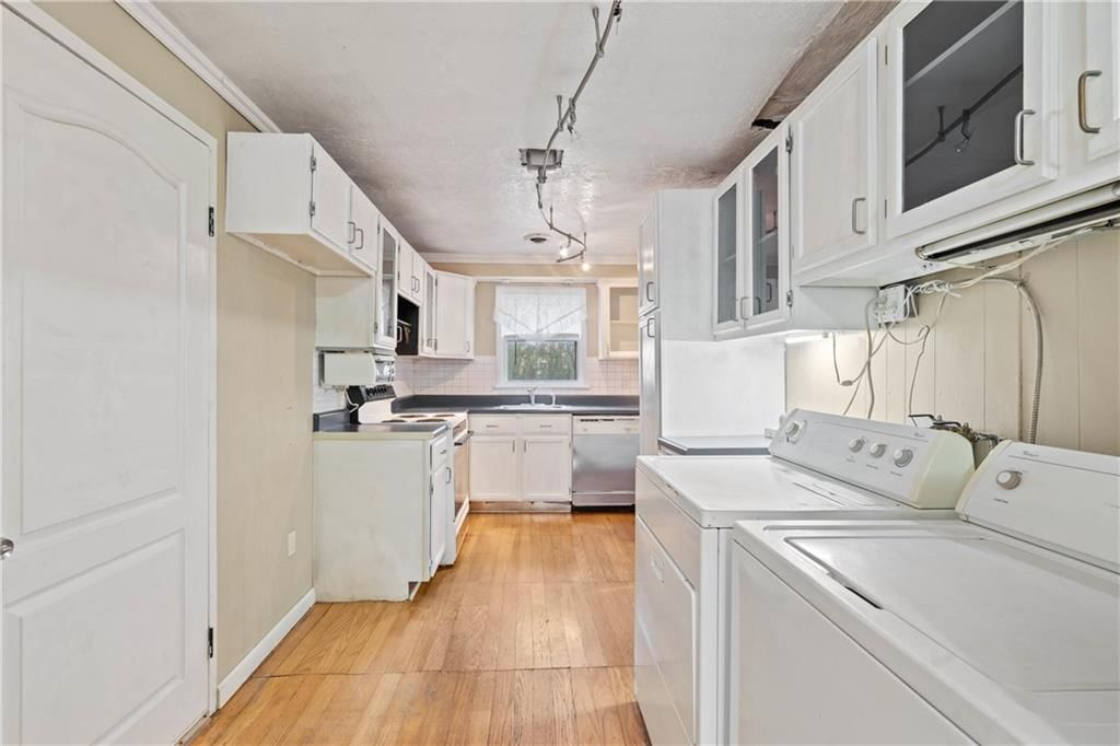 7611 Foster Street — photo 11
