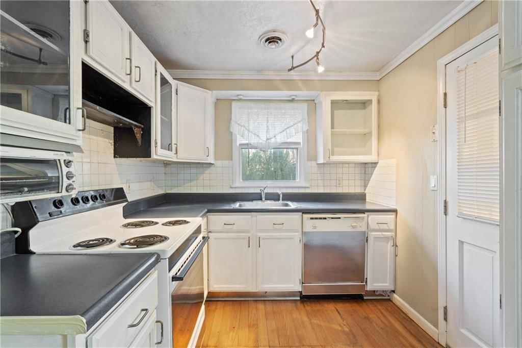 7611 Foster Street — photo 13