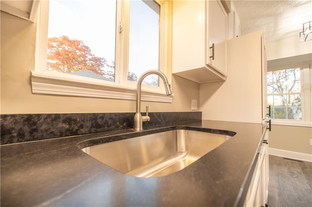 1600 NW Winchester Place — photo 9