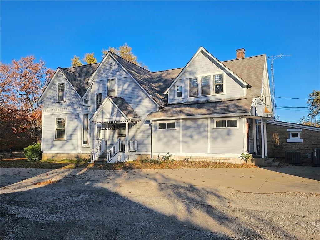 230 W 4th Avenue — photo 4