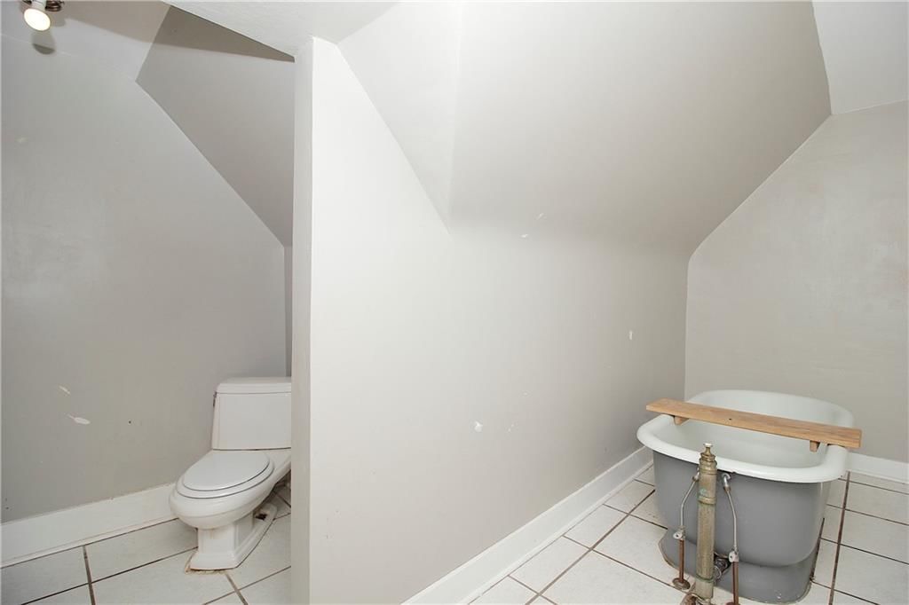 230 W 4th Avenue — photo 24