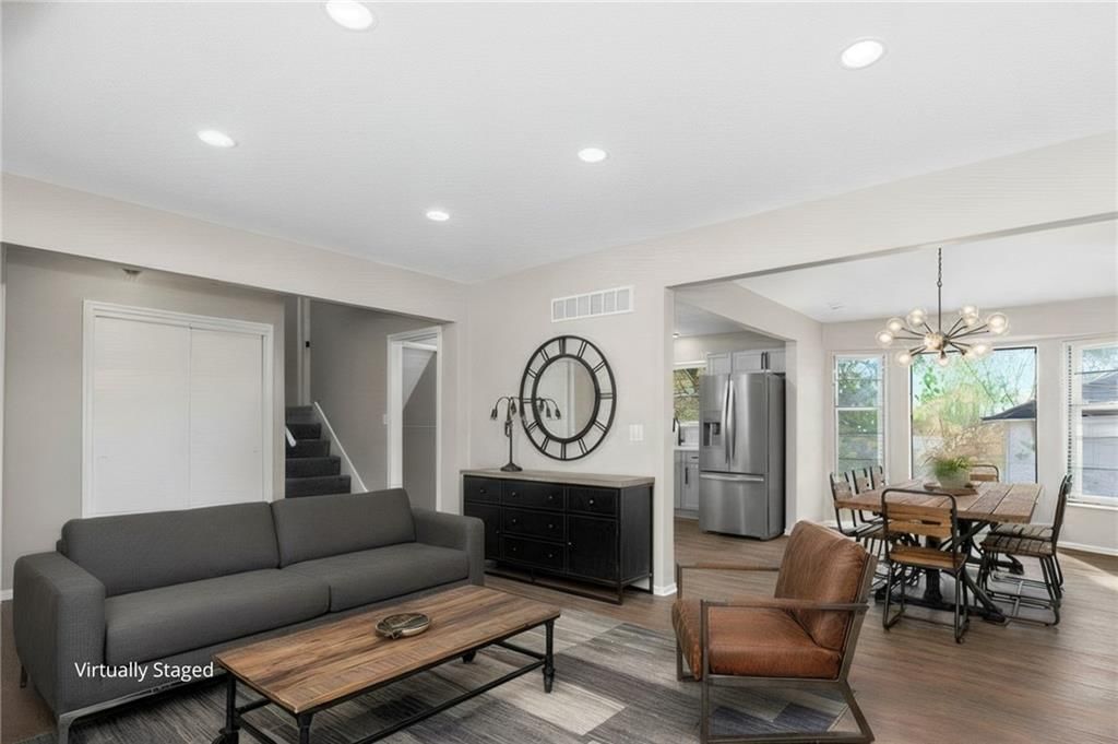 11925 Sycamore Avenue — photo 4