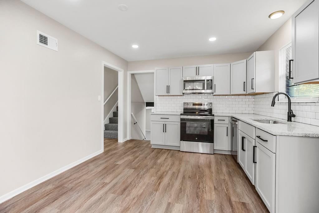 11925 Sycamore Avenue — photo 15