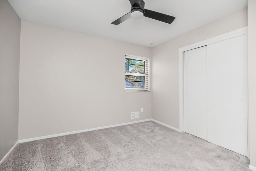 11925 Sycamore Avenue — photo 21