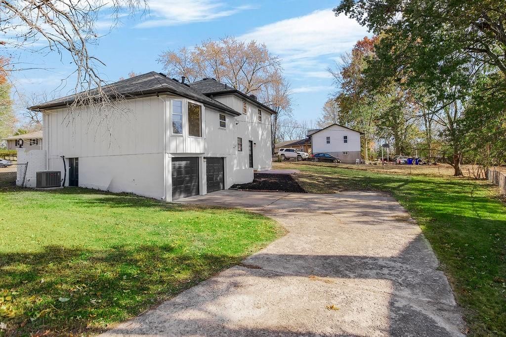 11925 Sycamore Avenue — photo 38