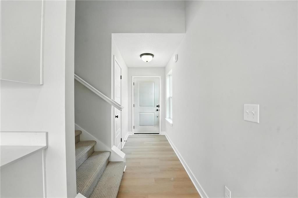 1321 S 4th Street E — photo 3
