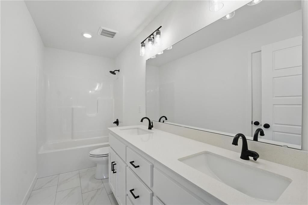 305 SW Amara Drive — photo 4