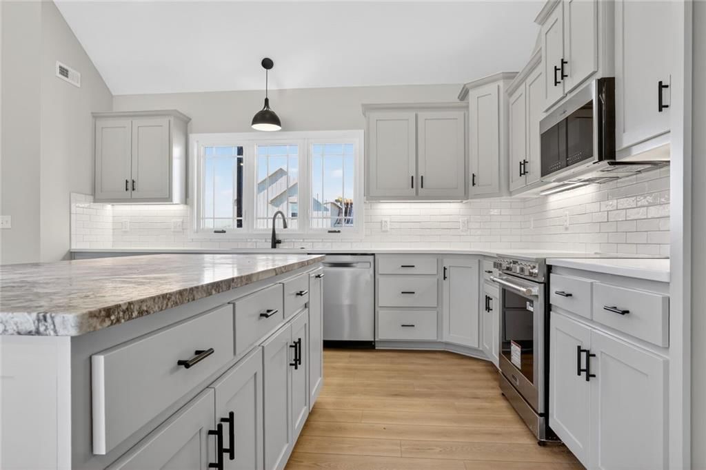 7040 NW Yulich Court — photo 5