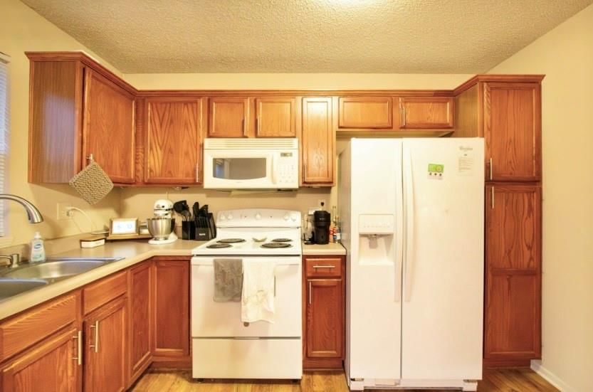 112 W Grant Drive — photo 9